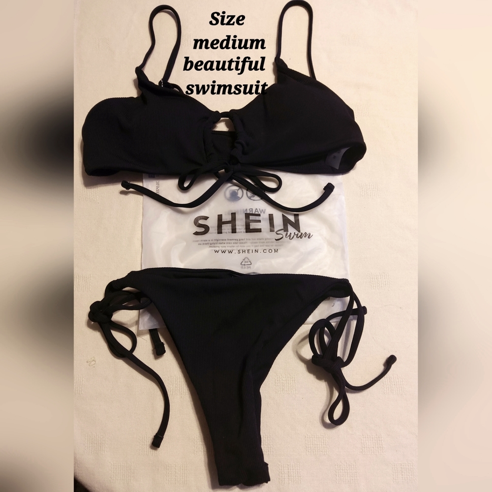 🥰 Swimsuit